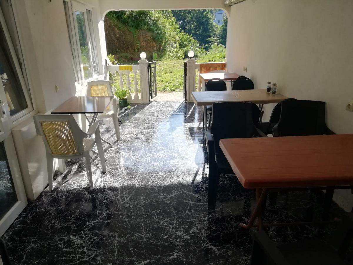 Geno Guest House Kvariati Buitenkant foto