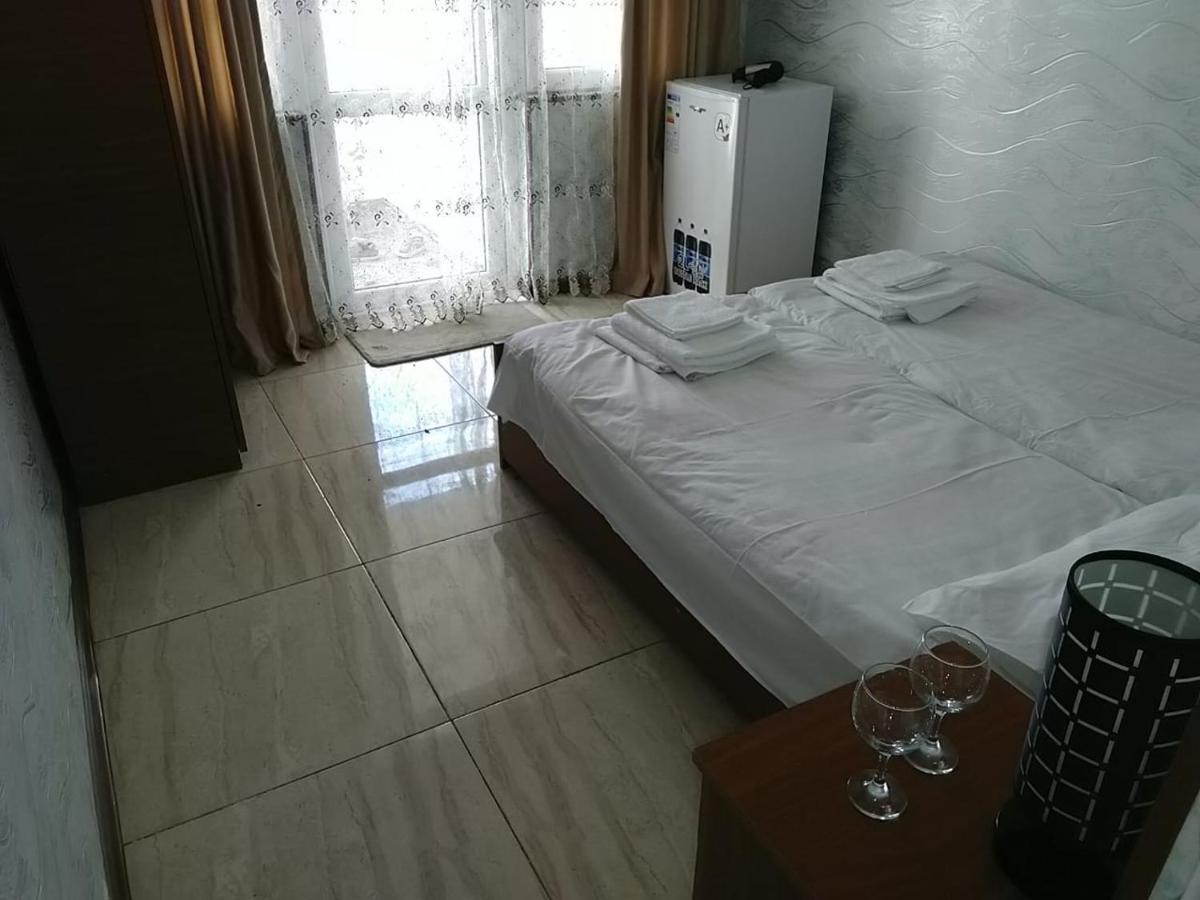 Geno Guest House Kvariati Buitenkant foto